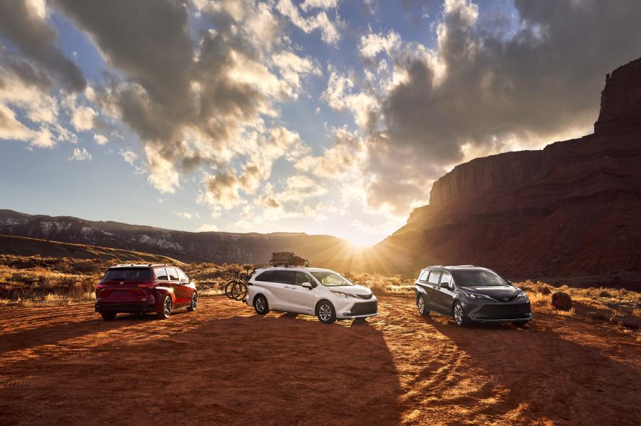 Toyota Sienna Limited 2020 года  (фото 7 из 9)